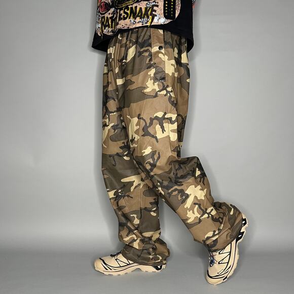 Vintage Browning Hunting Camo Track Pants 100% PVC Sweatpants Baggy Wide Leg 90s - Picture 1 of 5